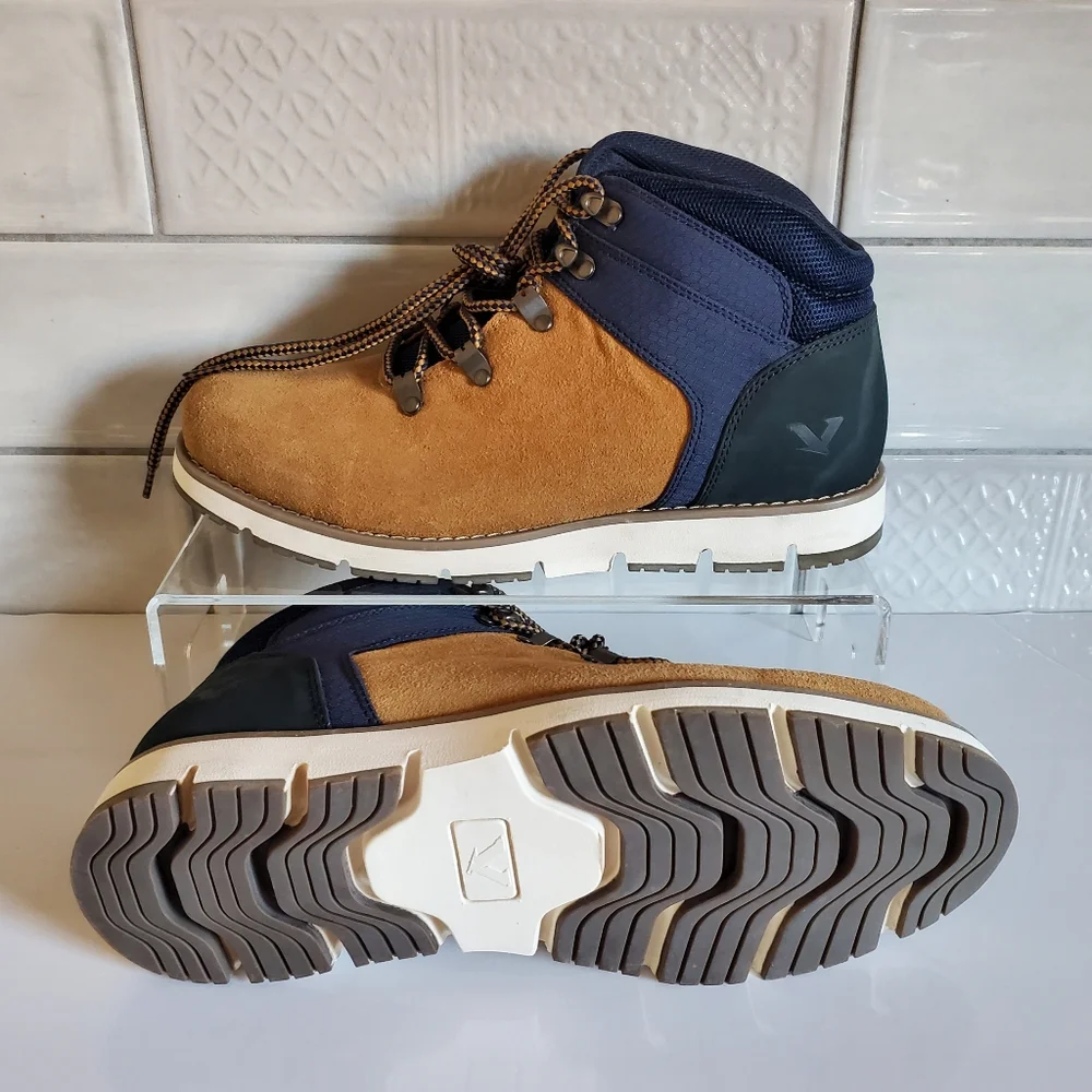 NWT Territory 10.5 Gorpcore Hiking Sport Boulder Flat Heel Lace-Up Leather Boots